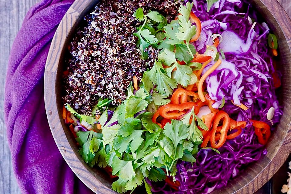 Foto de Berenjena rellena de quinoa y verduras