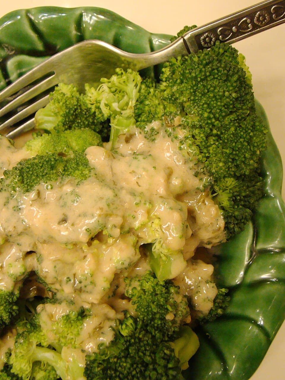 Foto de Brócoli al vapor con salsa de tahini
