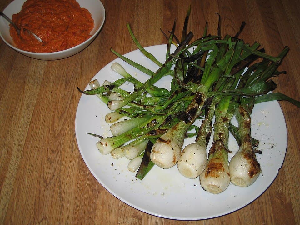 Foto de Cebolletas asadas con romesco
