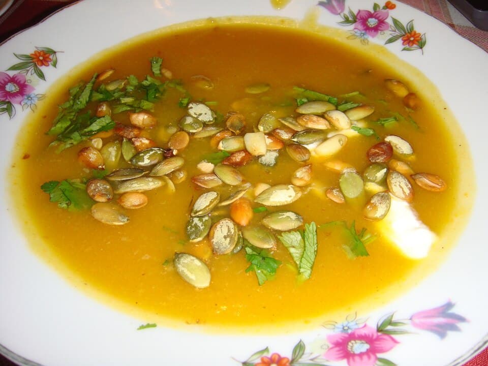Foto de Crema de calabaza y jengibre con semillas tostadas