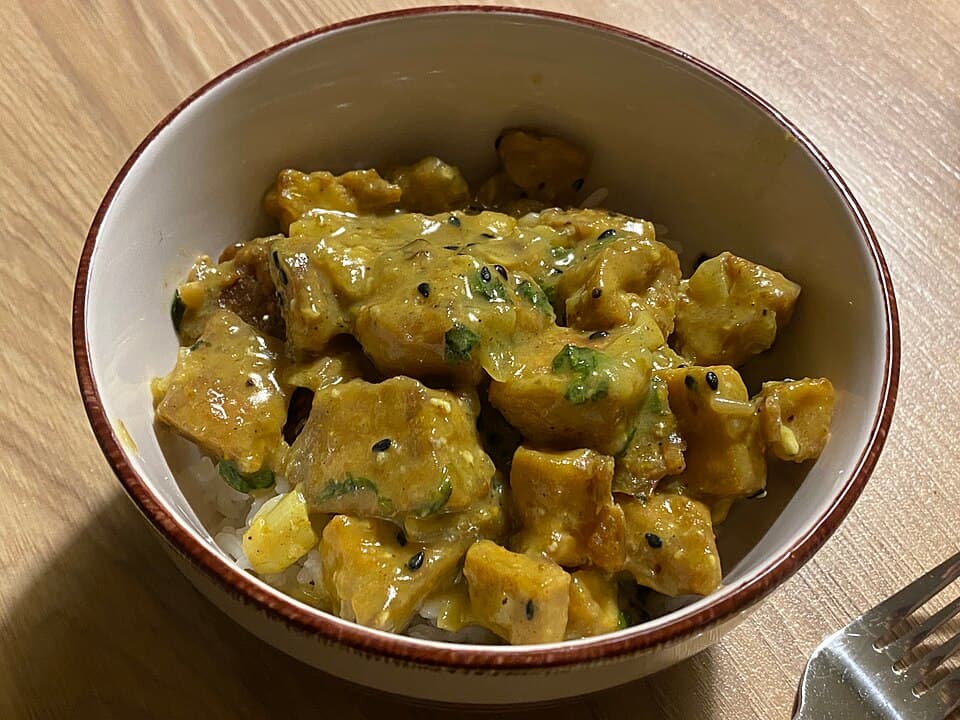 Foto de Curry tailandés de tofu y verduras