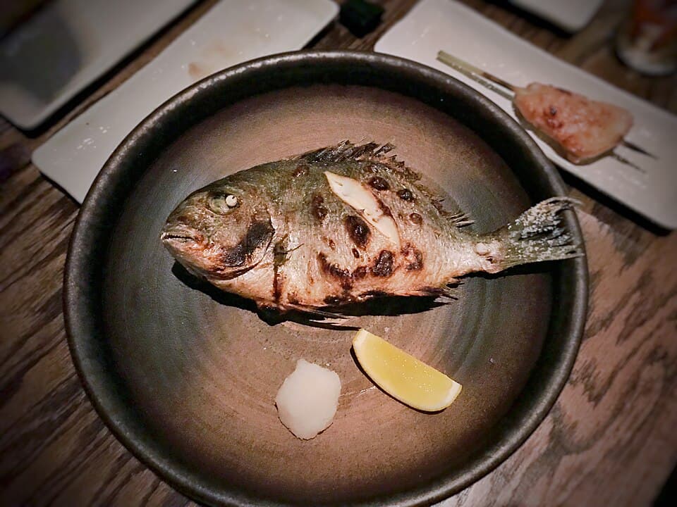 Foto de Dorada a la Espalda con Ajo y Limón
