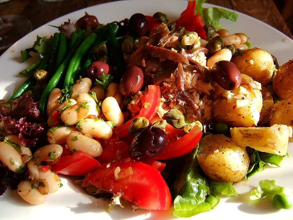 Foto de Ensalada de Alubias Blancas, Atún y Tomate