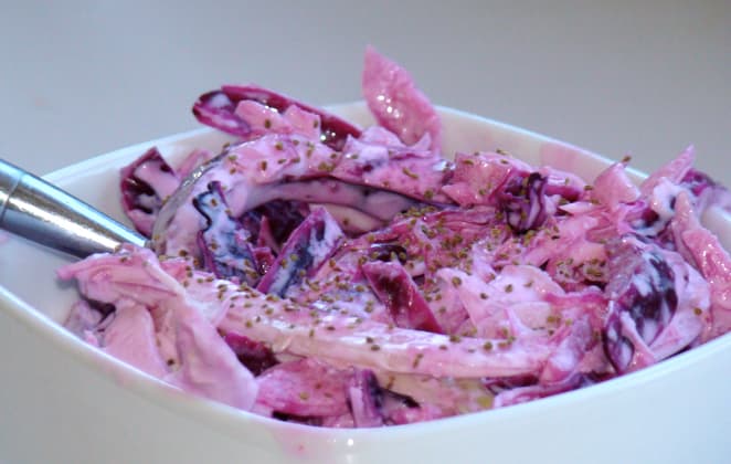 Foto de Ensalada de col lombarda, manzana y nueces