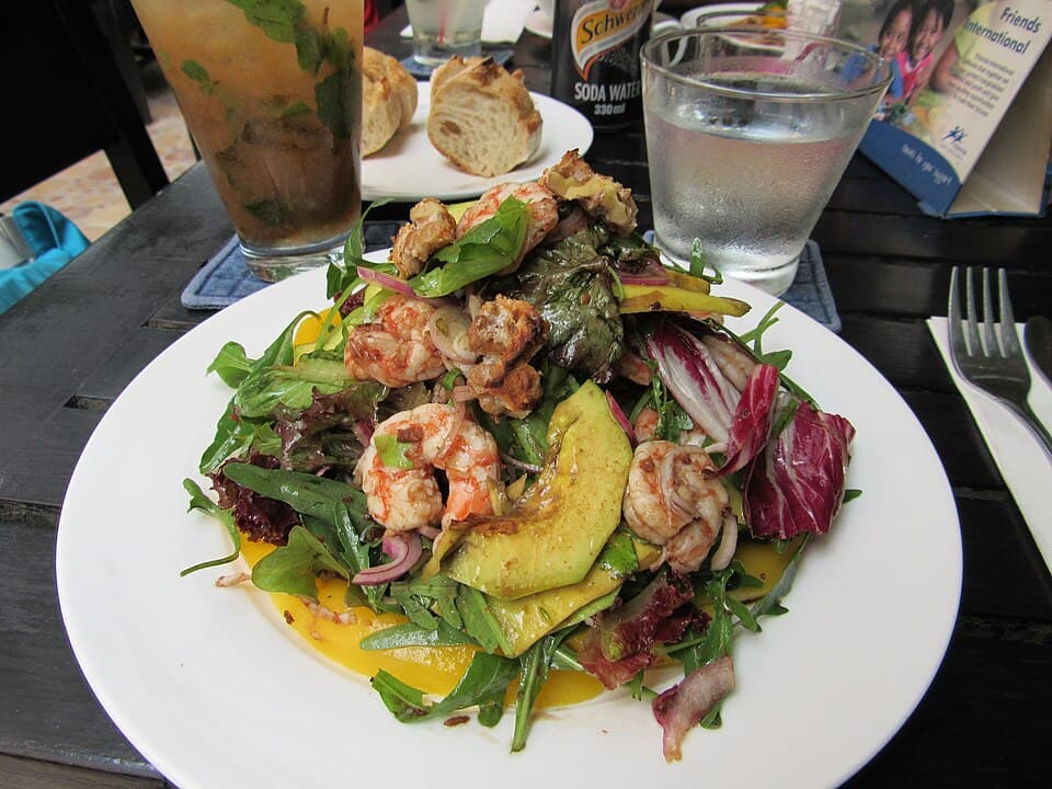 Foto de Ensalada de Gambas, Aguacate y Mango