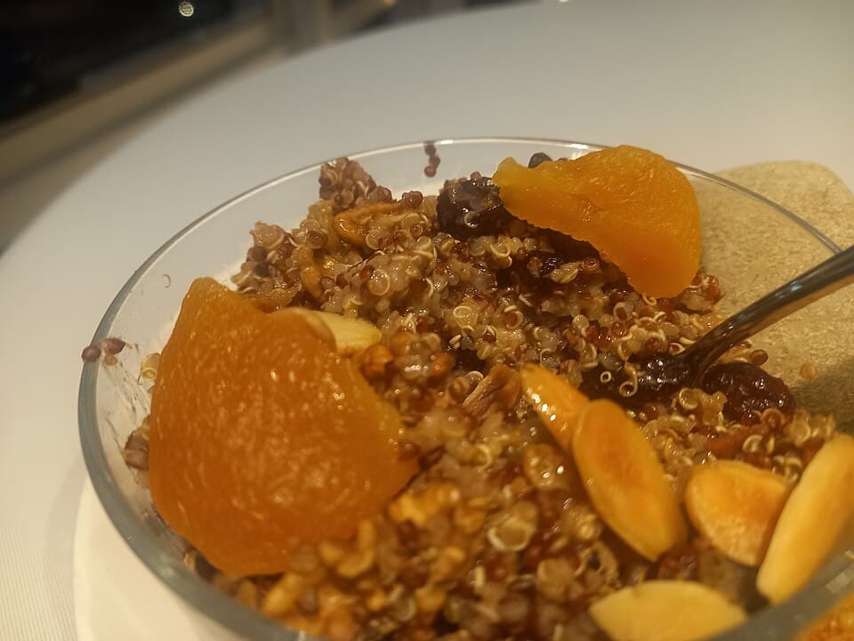 Foto de Ensalada de quinoa con maíz y aguacate