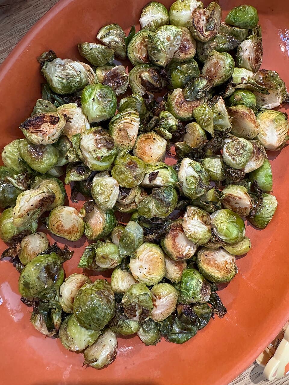 Foto de Ensalada tibia de coles de Bruselas y nueces