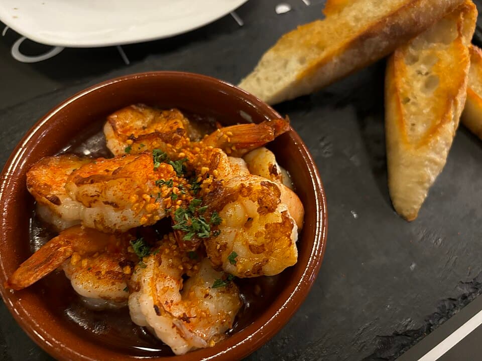 Foto de Gambas al ajillo con quinoa