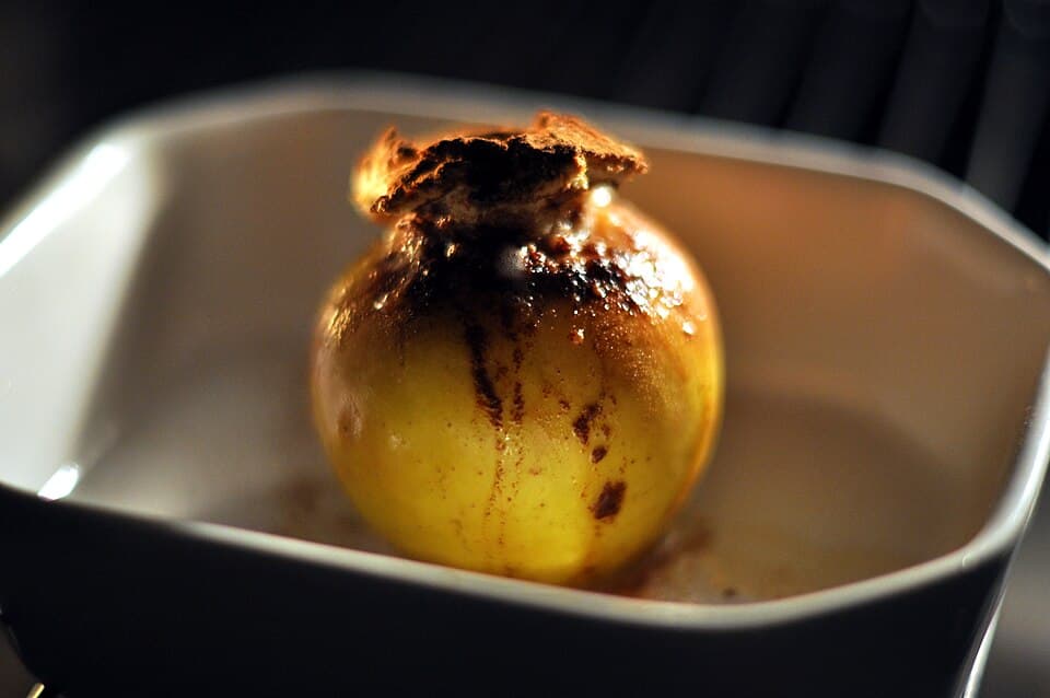 Foto de Manzana Asada con Arándanos y Canela