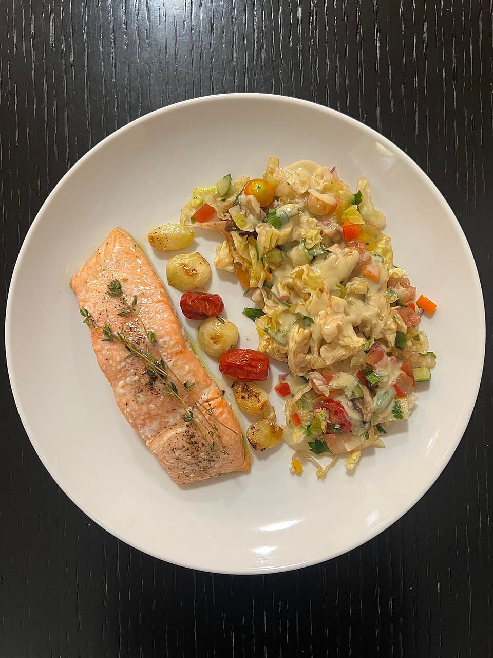 Foto de Pescado al horno mediterráneo con verduras