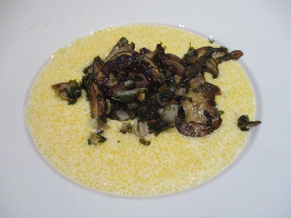Foto de Polenta con champiñones y espinacas
