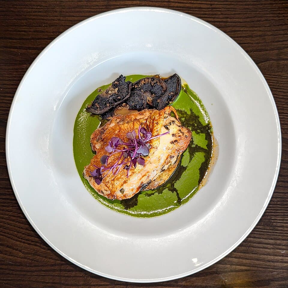 Foto de Pollo con espinacas y champiñones salteado
