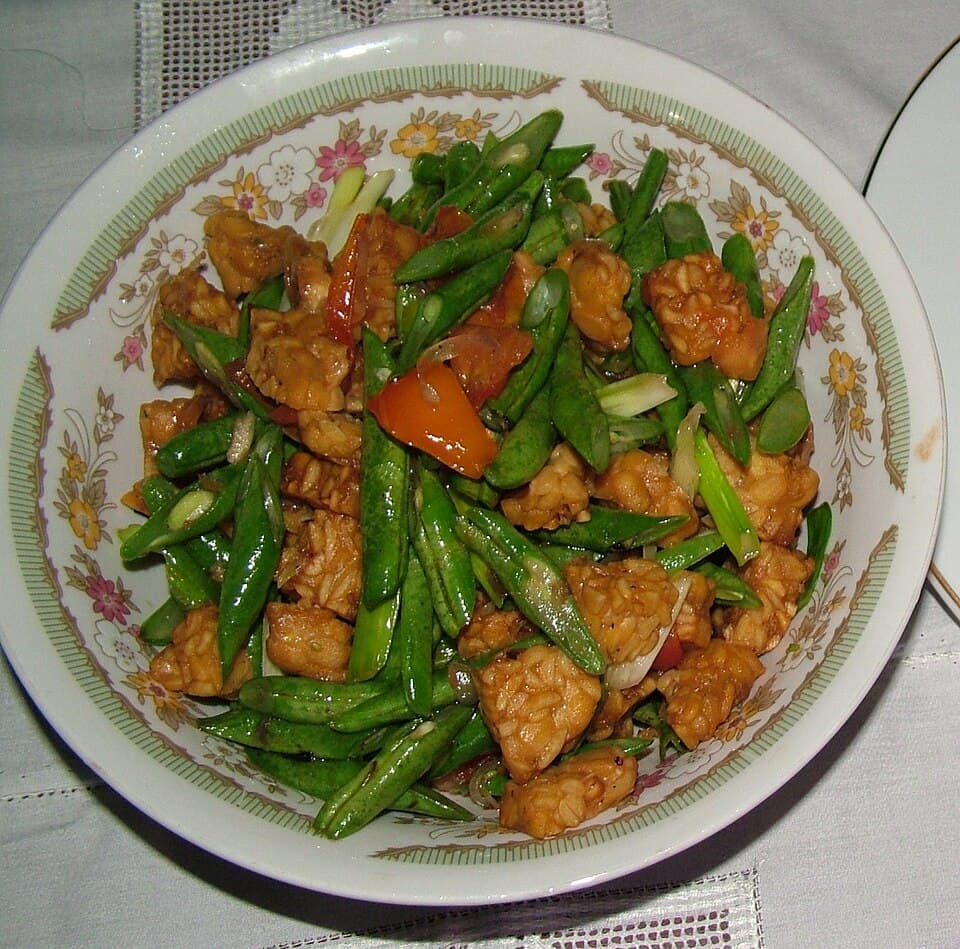 Foto de Salteado de tempeh con judías verdes y almendras