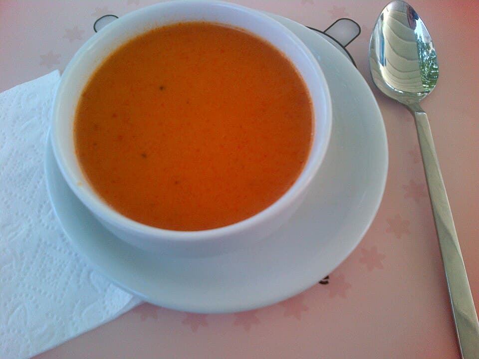Foto de Sopa de tomate asado con albahaca